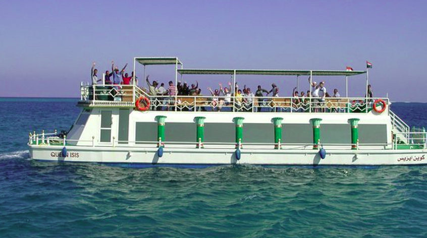 Trip on the Aqua scope-Catamaran in Hurghada - enjoy your holidays!